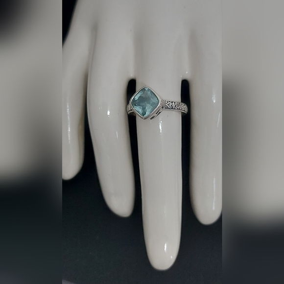 Silpada High Quality 925 Silver and Blue Aqua Glass “Frozen Lake” Ring - Picture 2 of 7